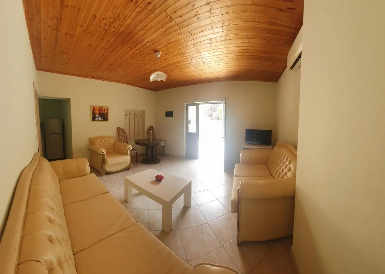 Apartment A Cheerful Villa With Free Parking Space Tirana Albania